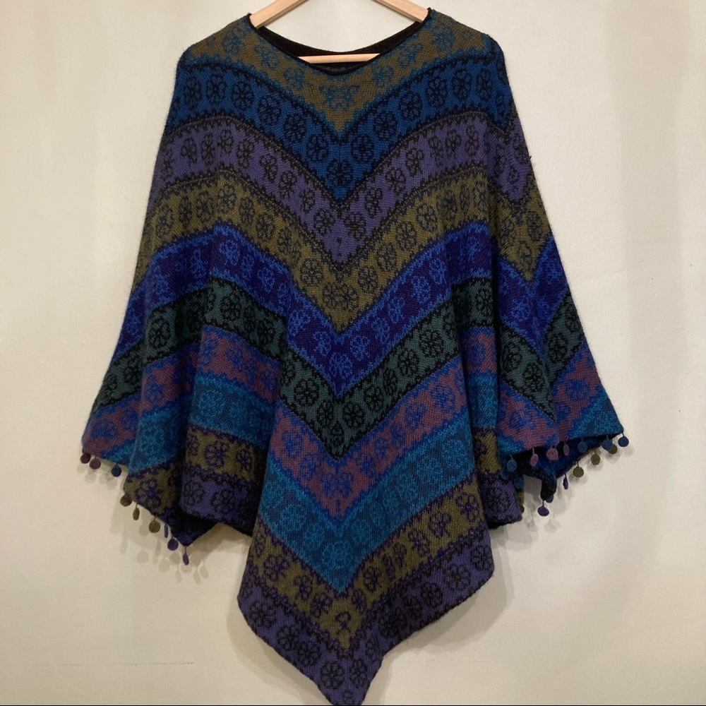 Millas Bolivia 100% Alpaca handloomed in Bolivia multicolor poncho size medium
